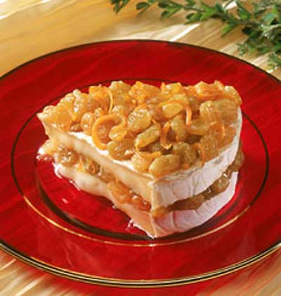 Baked Brie with Zesty Raisins