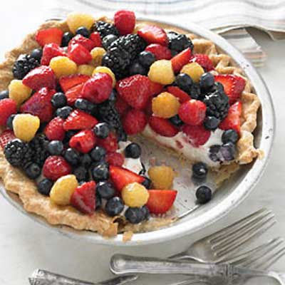 Easy Sour Cream Berry Pie