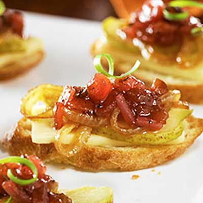 Havarti Pear Bruschetta with Cranberry Salsa and Caramelized Onions