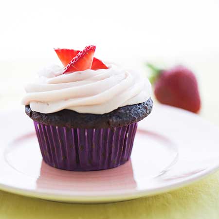 Cupcakes with Strawberry Cream Cheese Frosting