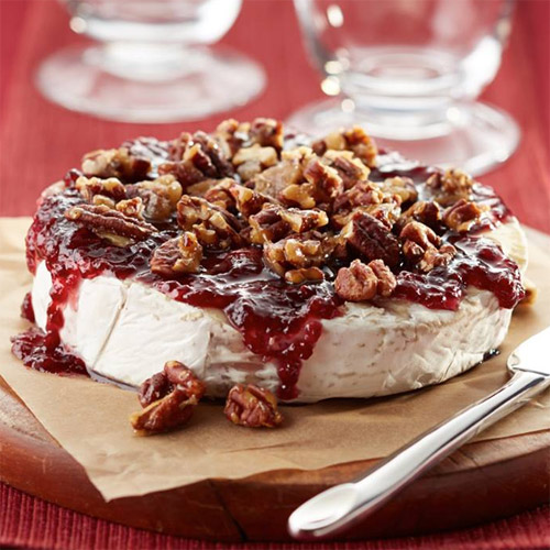 Raspberry Brie with Caramelized Pecans