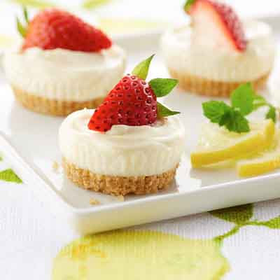 No-Bake Strawberry Lemonade Cheesecake Bites