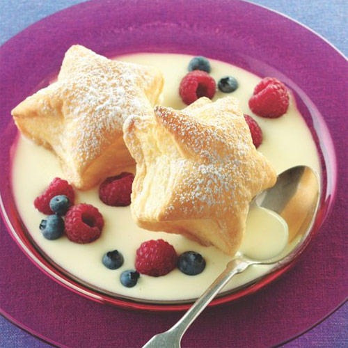 Puff Pastry Stars with Custard Sauce