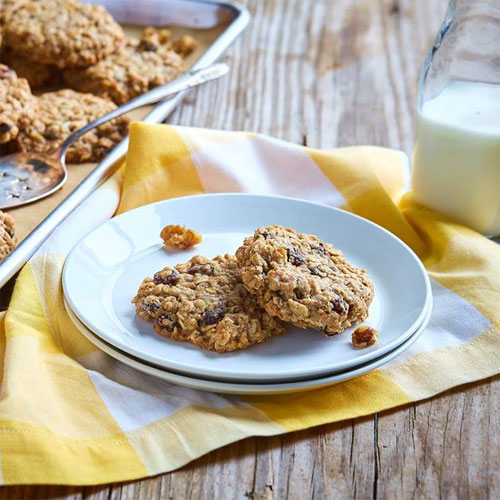 Classic Raisin Oatmeal Cookies